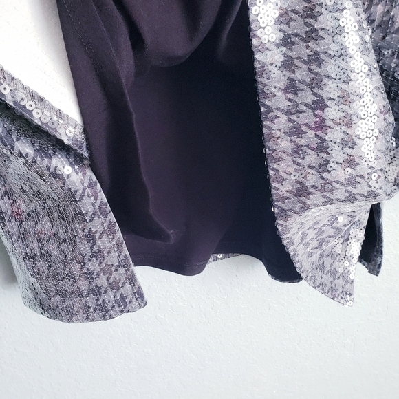 Chicos Houndstooth Sequin Long Sleeve Tunic - Picture 7 of 9